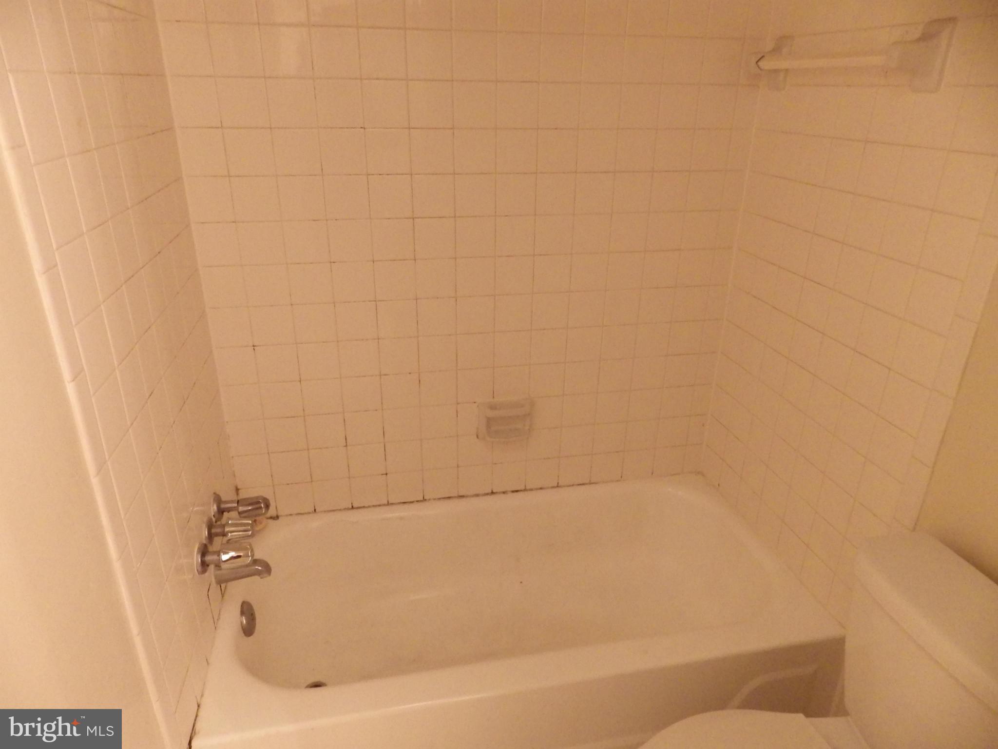 ARBORY CONDO-PHASE 9> - Residential Lease