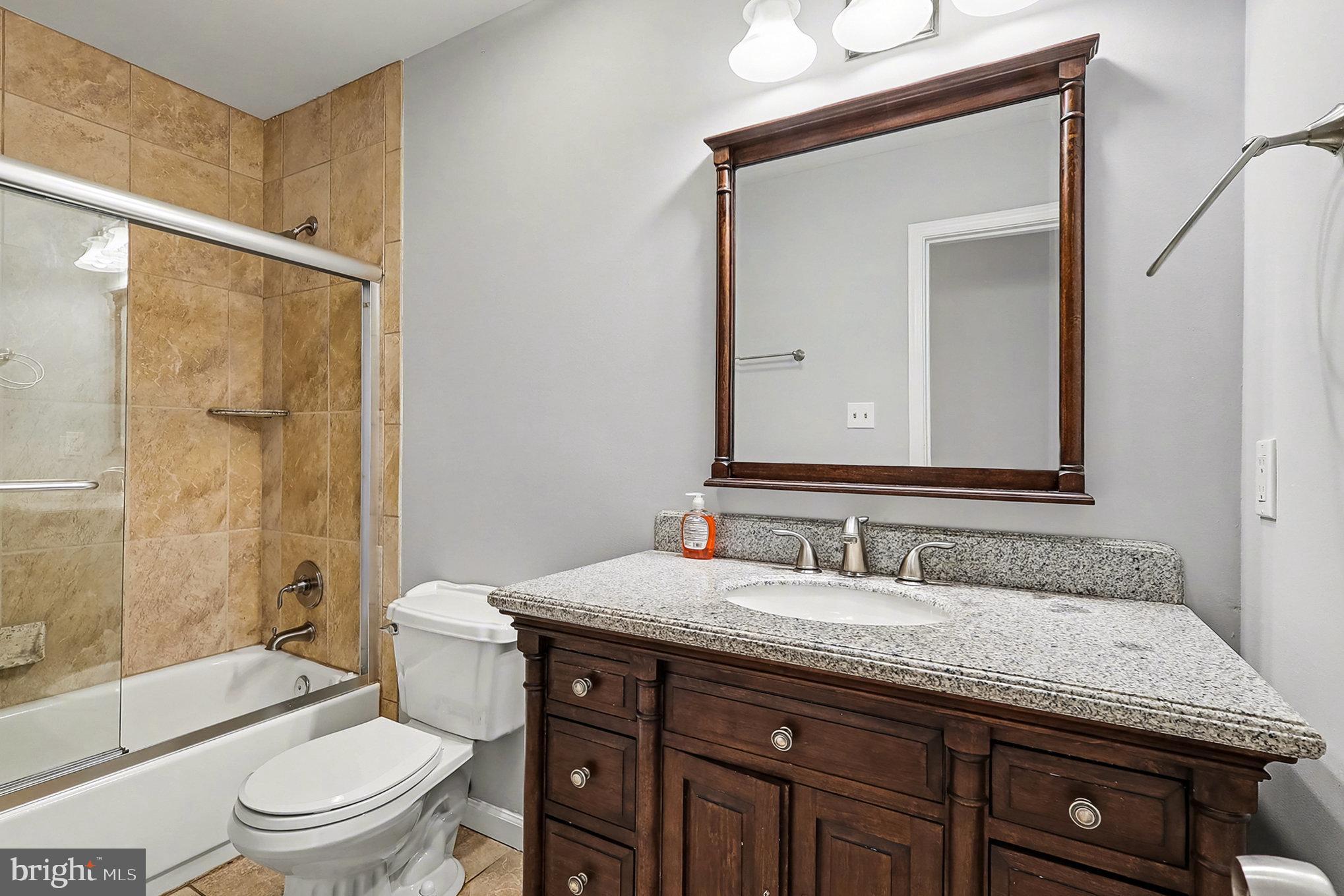 ROCKY RUN - Residential Lease