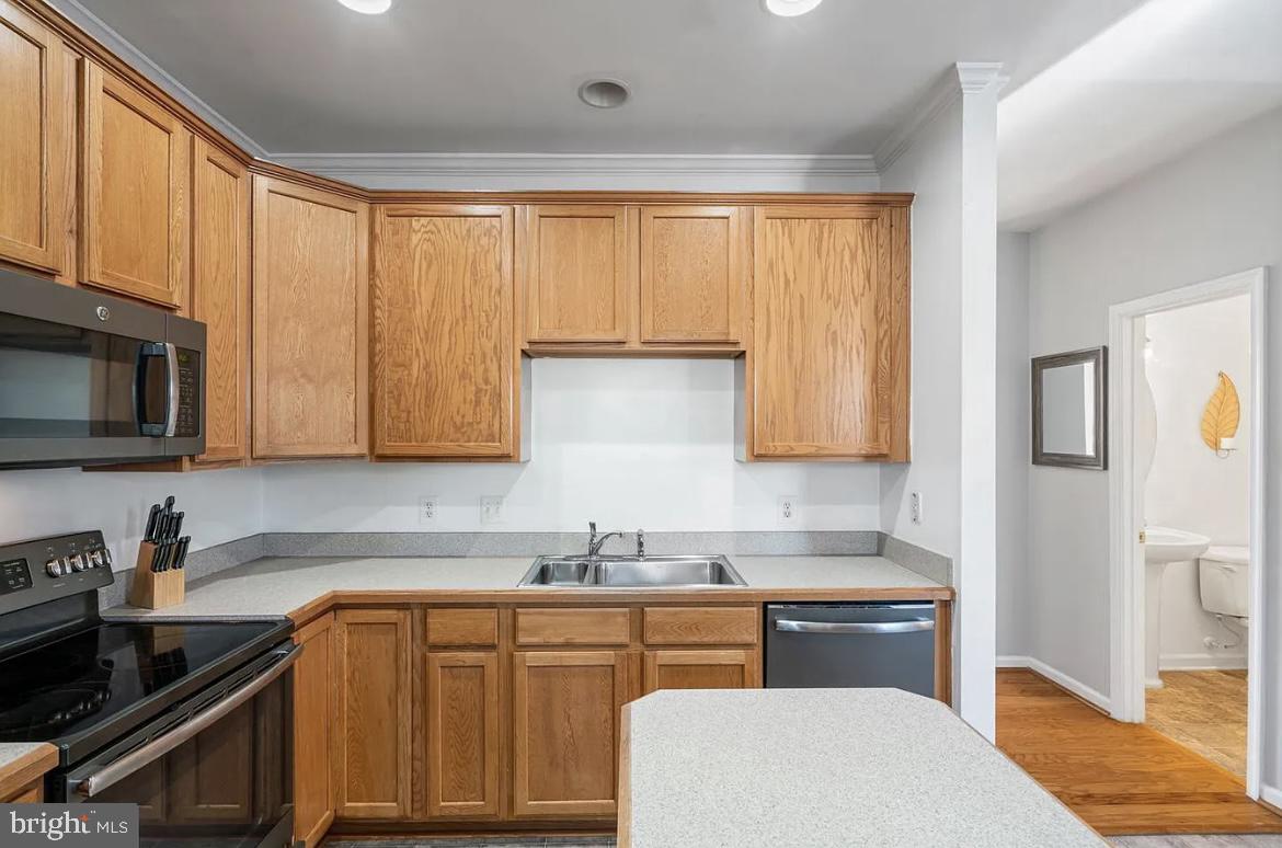 VILLAGE OF IDLEWILD - Residential Lease