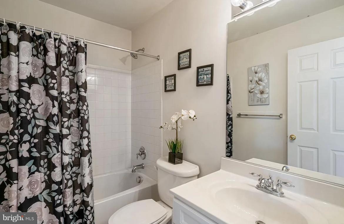 VILLAGE OF IDLEWILD - Residential Lease