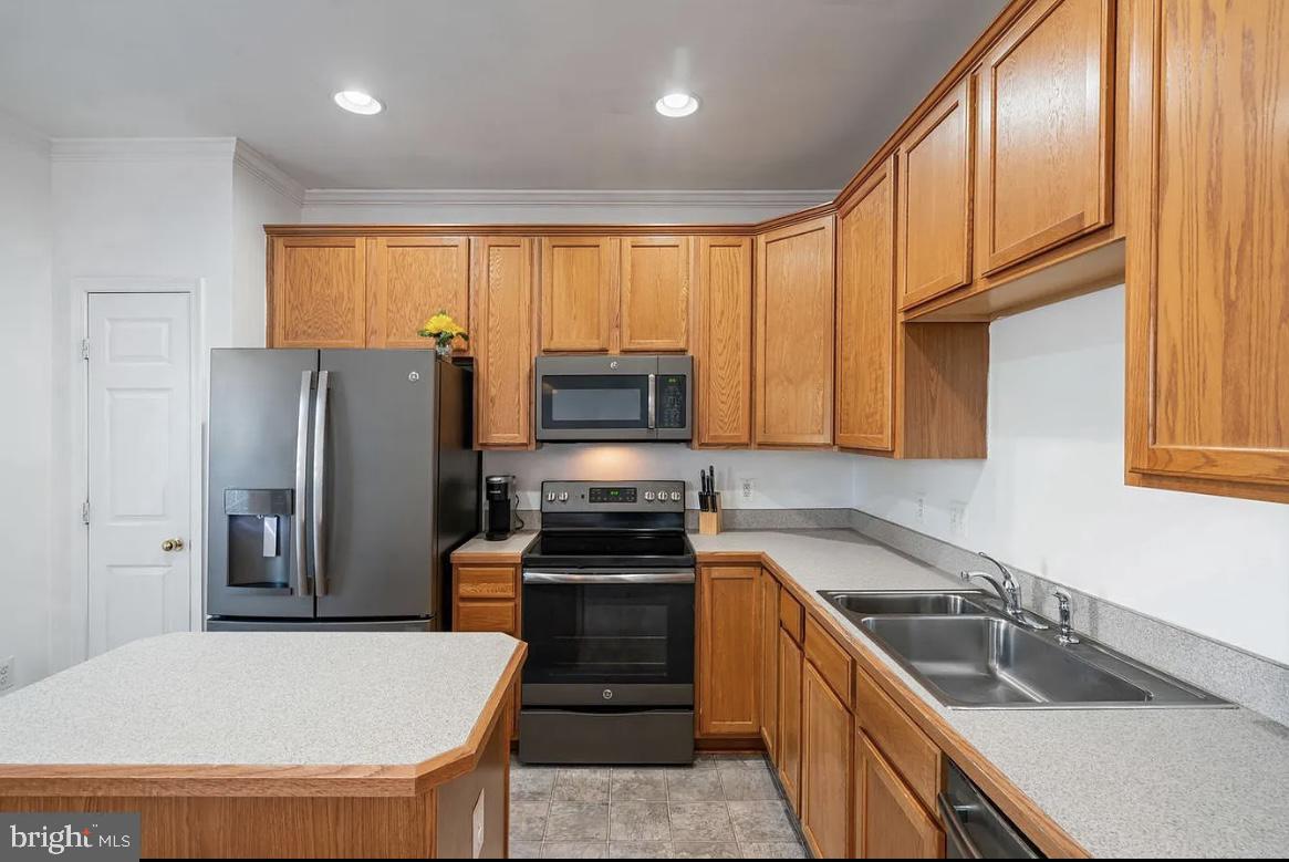 VILLAGE OF IDLEWILD - Residential Lease