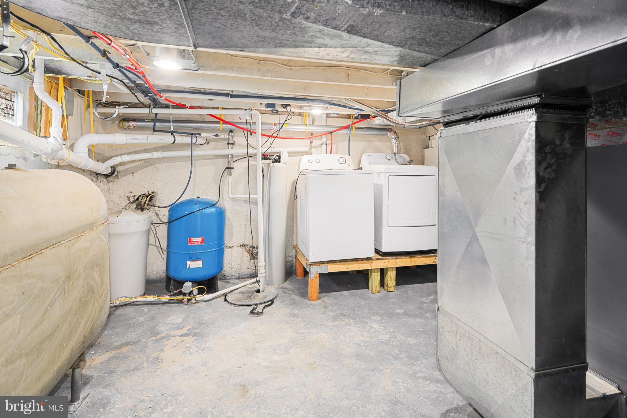 CHURCHVILLE MANOR - Residential Lease