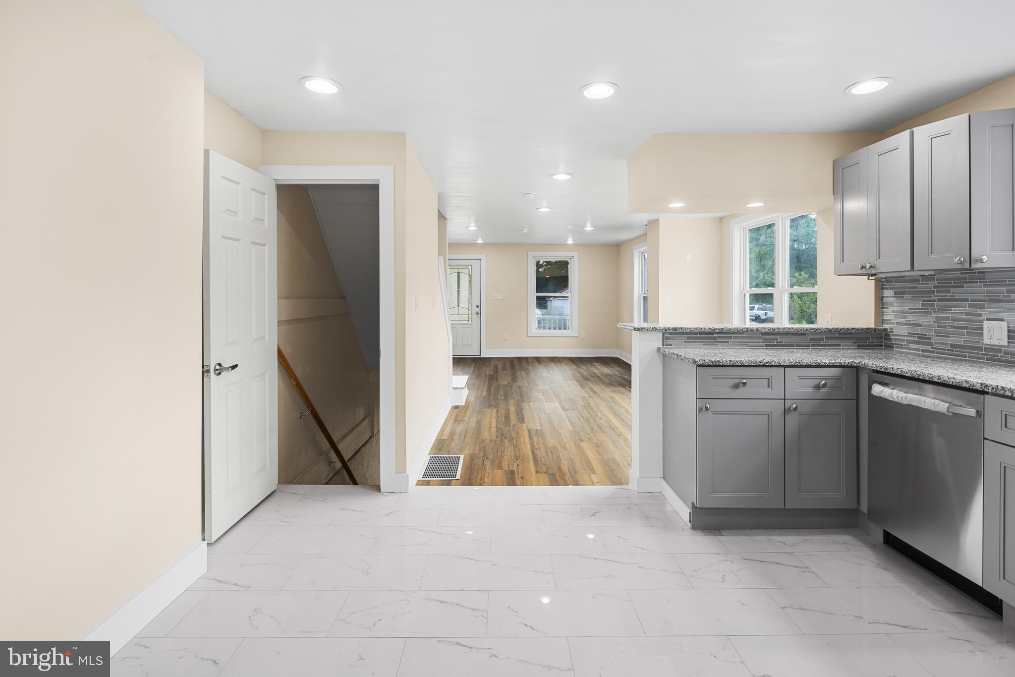 CHURCHVILLE MANOR - Residential Lease