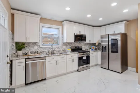 825 Magee Avenue, Philadelphia, PA 19111 - MLS#: PAPH2445706