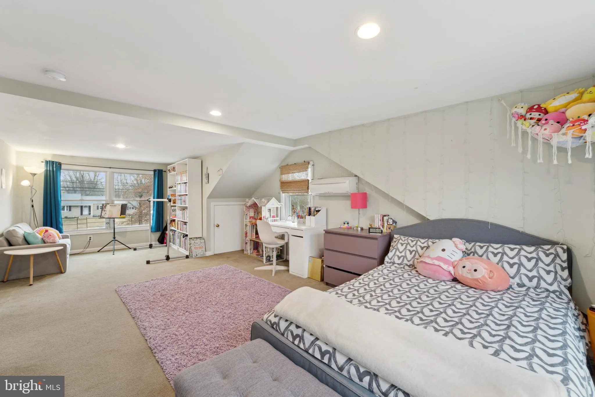 Pennington, New Jersey 08534, United States, 3 Bedrooms Bedrooms, ,2 BathroomsBathrooms,Residential,Pending,92412