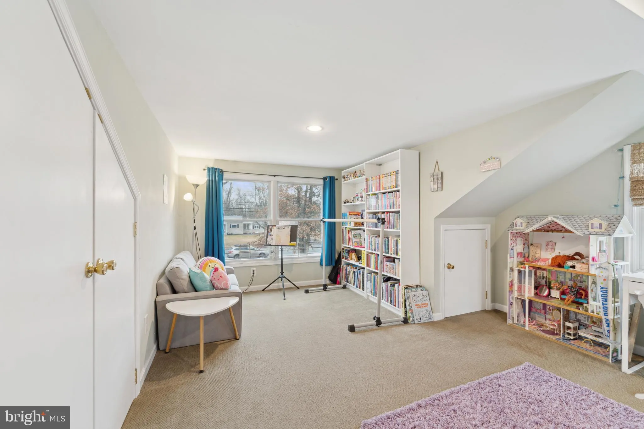 Pennington, New Jersey 08534, United States, 3 Bedrooms Bedrooms, ,2 BathroomsBathrooms,Residential,Pending,92412