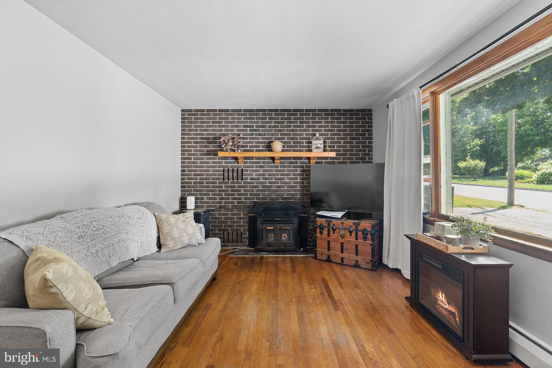 1331 E WALNUT STREET