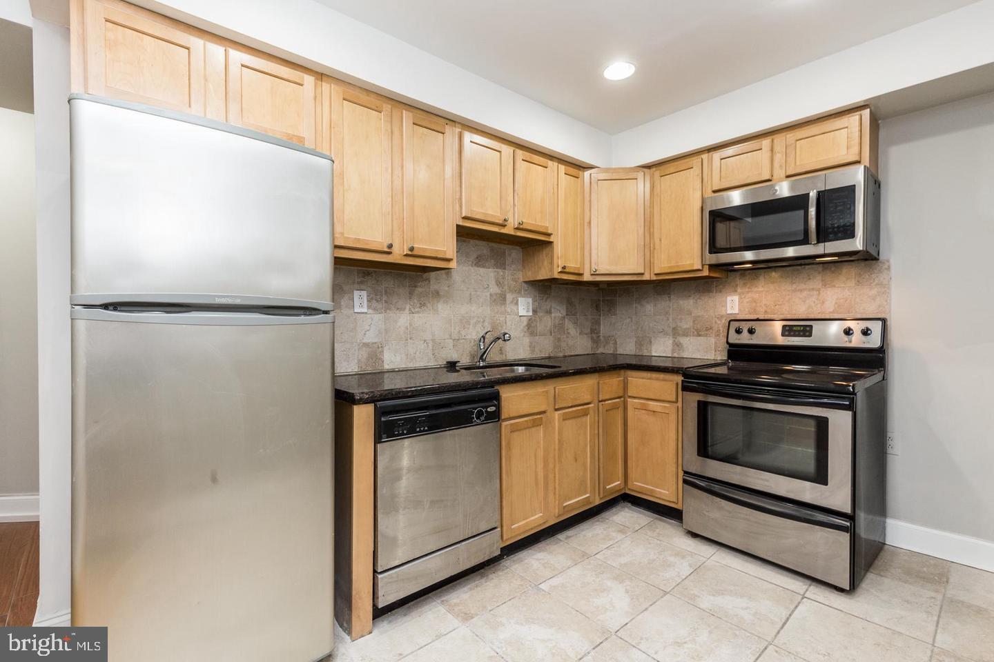 This beautifully maintained apartment offers hardwood floors, modern kitchens with granite countertops, stainless steel appliances, and in-unit washer/dryers. Tenants pay an electric, a flat $65/month water fee.
Just steps from 16th & Girard, you're minutes from the Broad Street Line, I-76, and Kelly Drive for easy commuting. Surround yourself with the best of city living—grab coffee at Bold Coffee Bar, dine at Bar Hygge or Tela's Market, and get your sweat on at City Fitness or The YMCA. Fairmount Park, Eastern State Penitentiary, and the Art Museum are all just a quick bike ride away. Whether you're an investor or looking for house-hack potential, this is a golden opportunity in one of Philly’s fastest-growing neighborhoods!