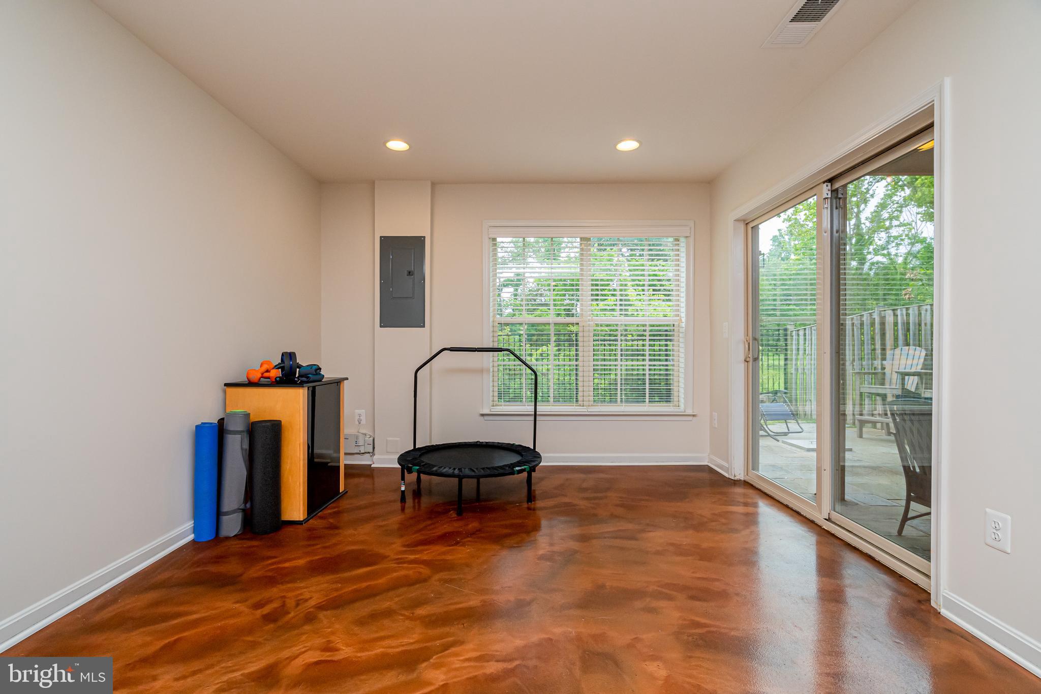 ALEXANDERS CHASE - Residential