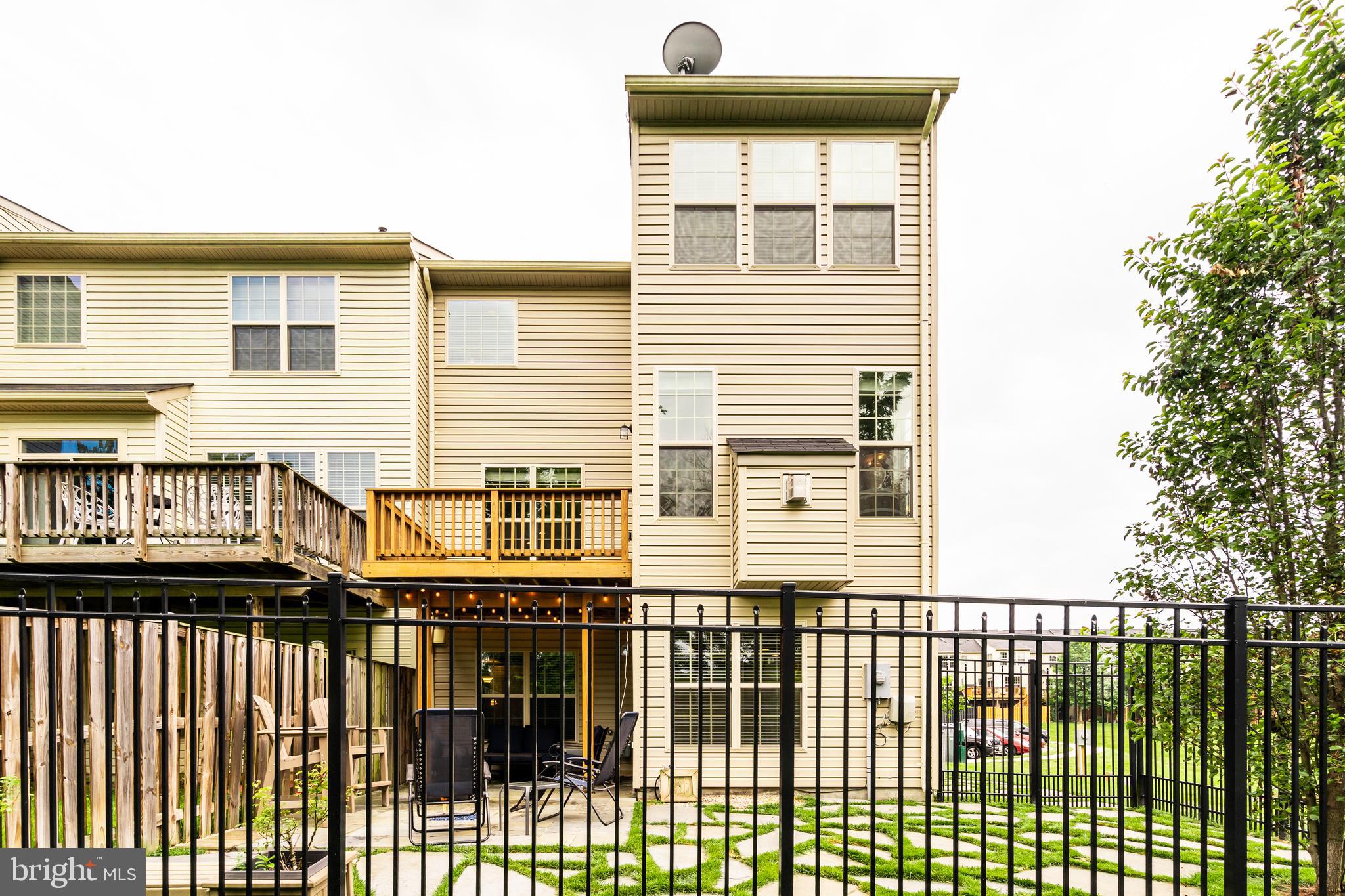 ALEXANDERS CHASE - Residential