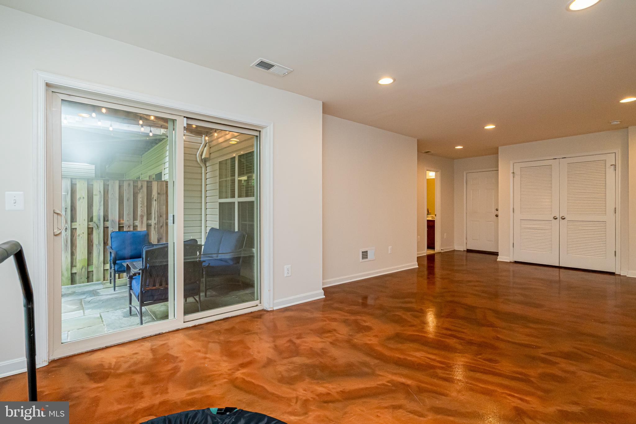 ALEXANDERS CHASE - Residential