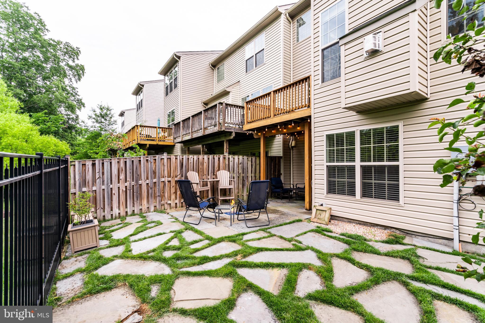 ALEXANDERS CHASE - Residential