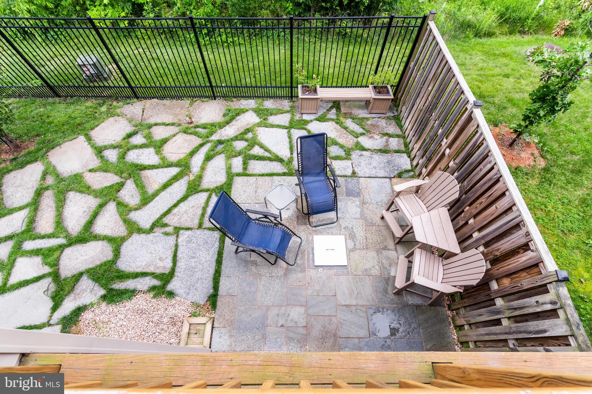 ALEXANDERS CHASE - Residential