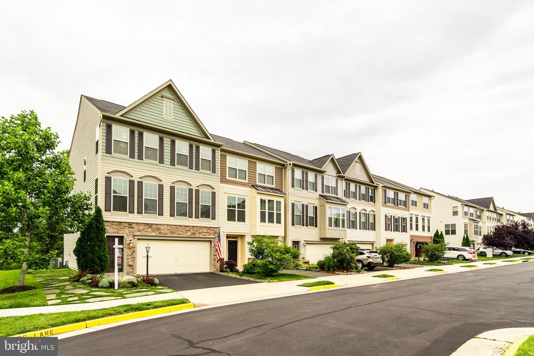 ALEXANDERS CHASE - Residential