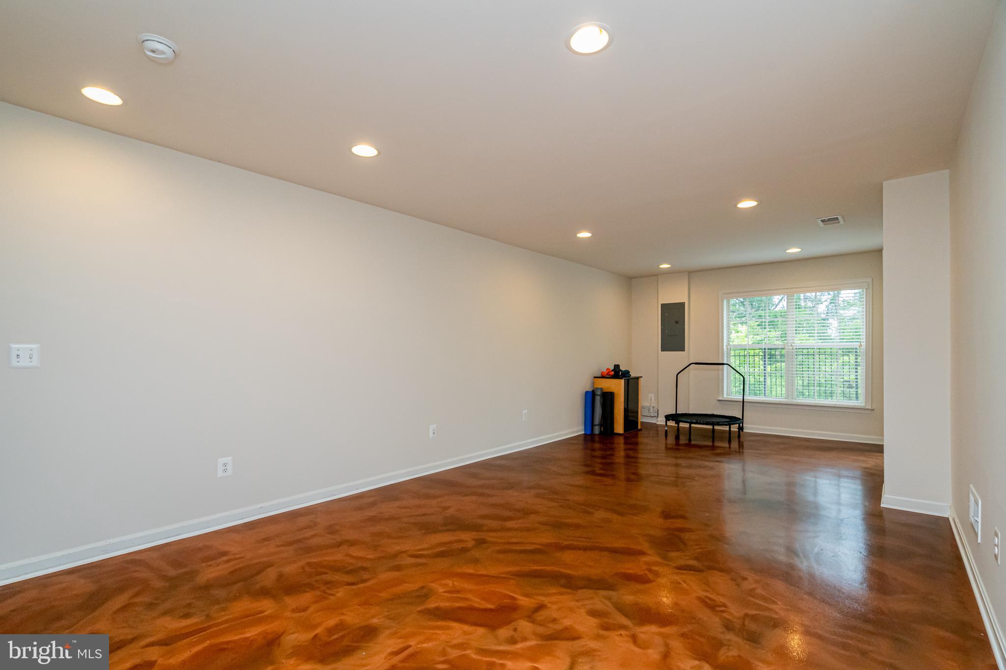 ALEXANDERS CHASE - Residential