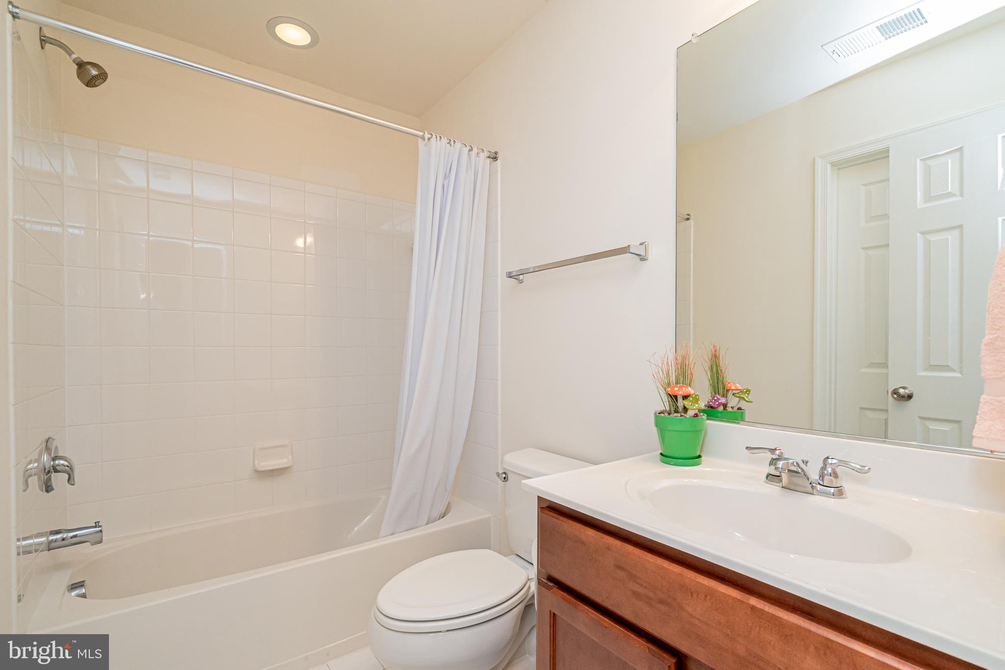 ALEXANDERS CHASE - Residential