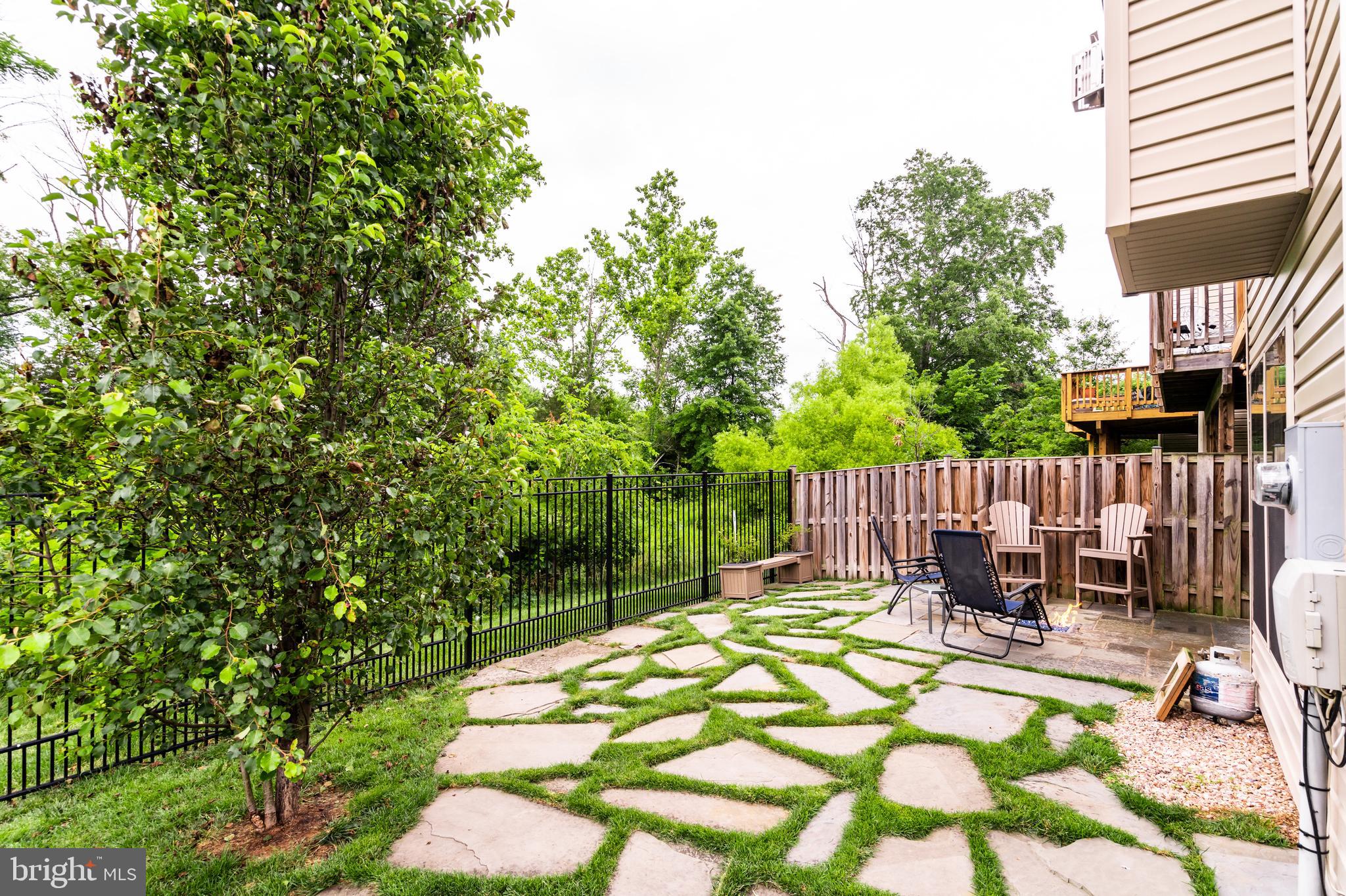 ALEXANDERS CHASE - Residential