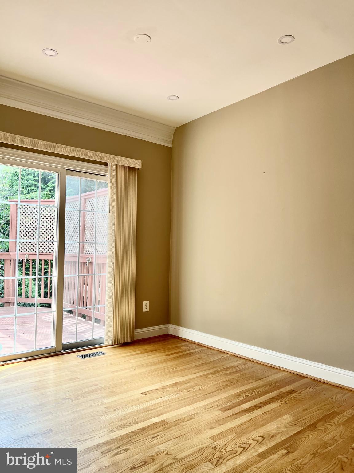 TOWER OAKS - Residential