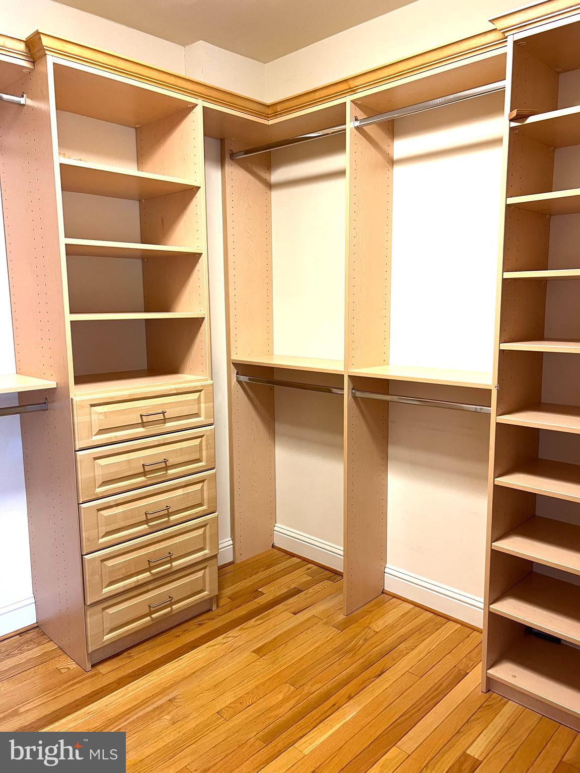 TOWER OAKS - Residential