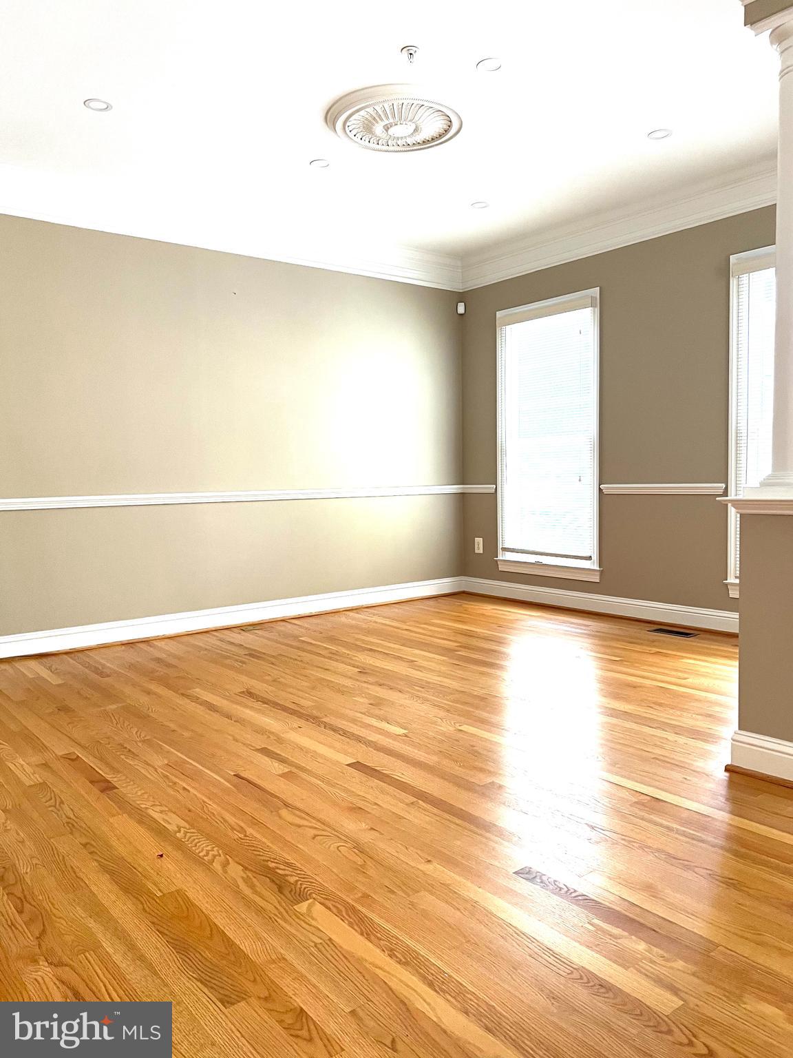 TOWER OAKS - Residential