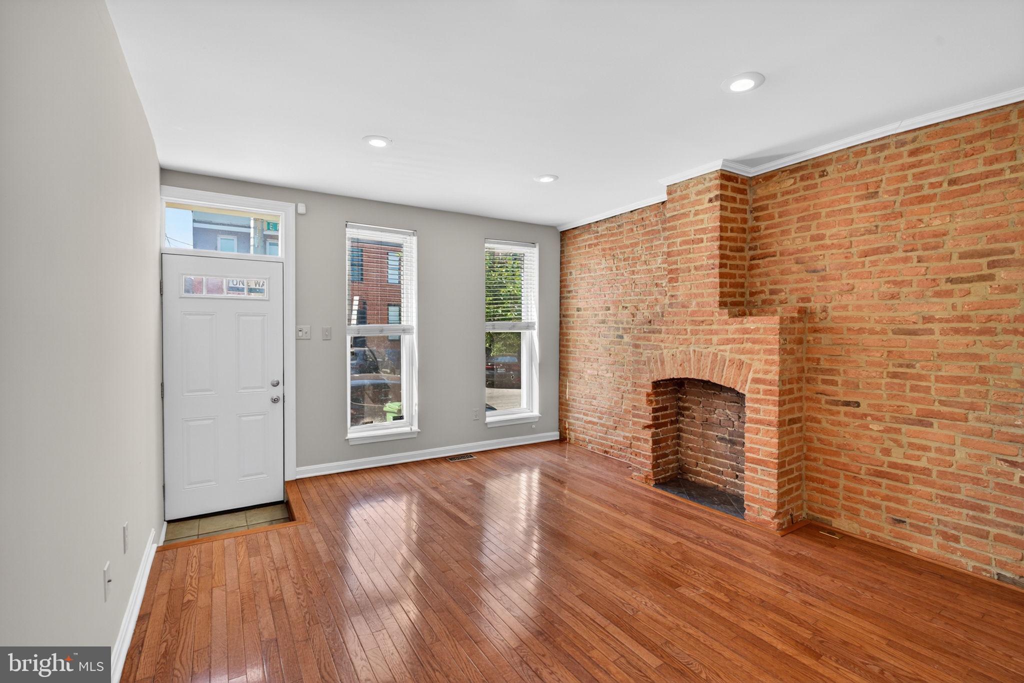60 E RANDALL STREET E