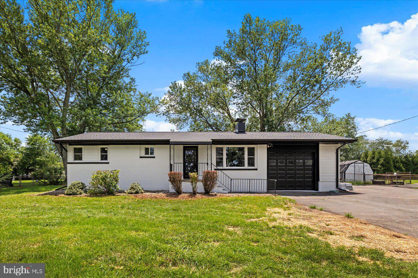 13616 EGGBORNSVILLE