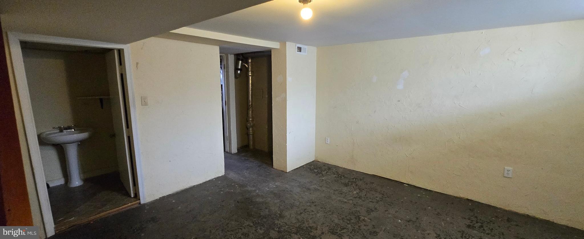 PHILADELPHIA (NORTHEAST) - Residential