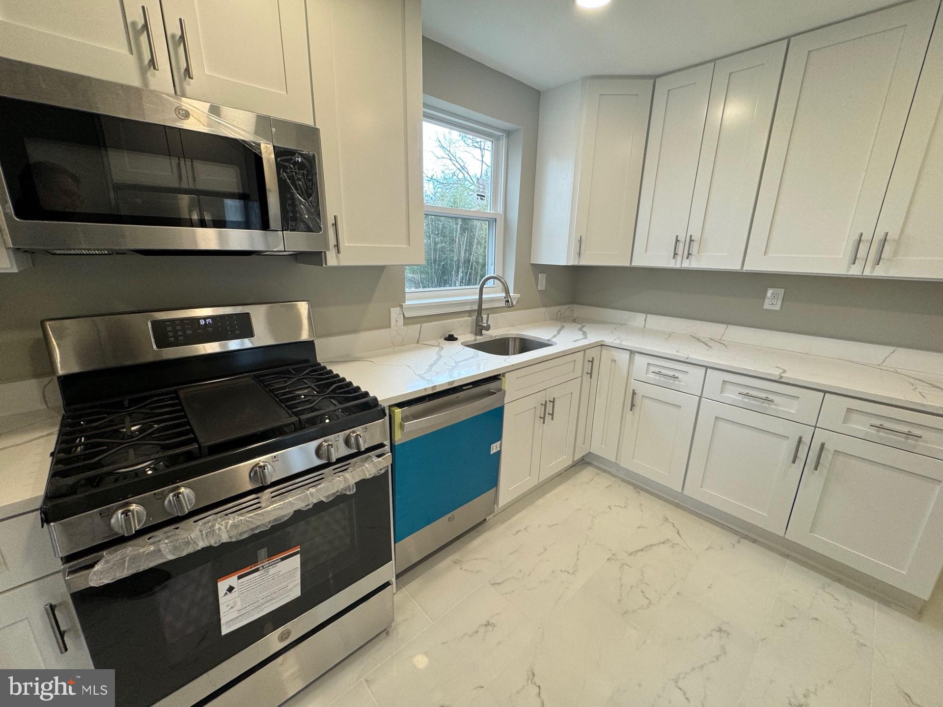 ANDREW HILLS - Residential