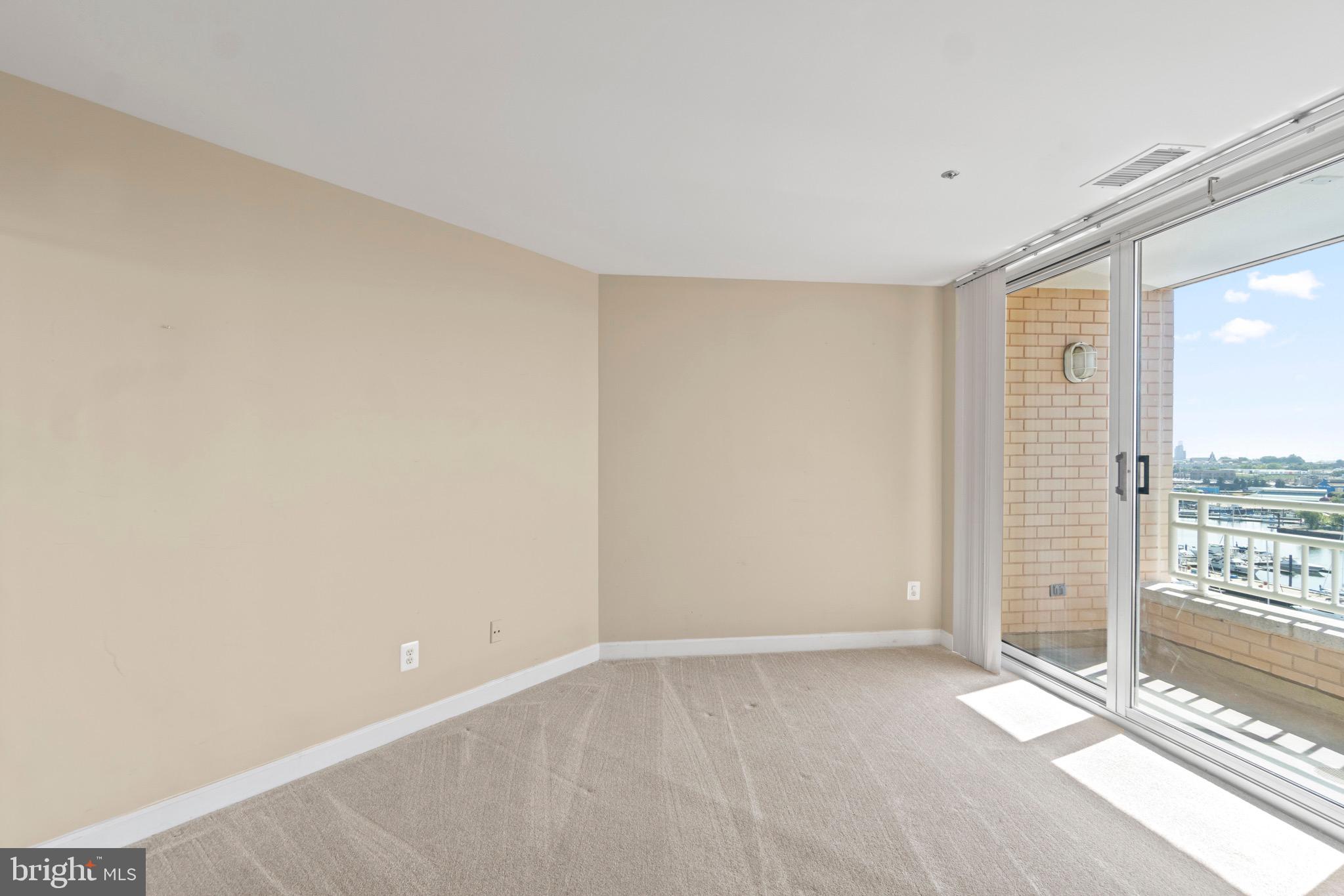 HARBORVIEW TOWERS - Residential