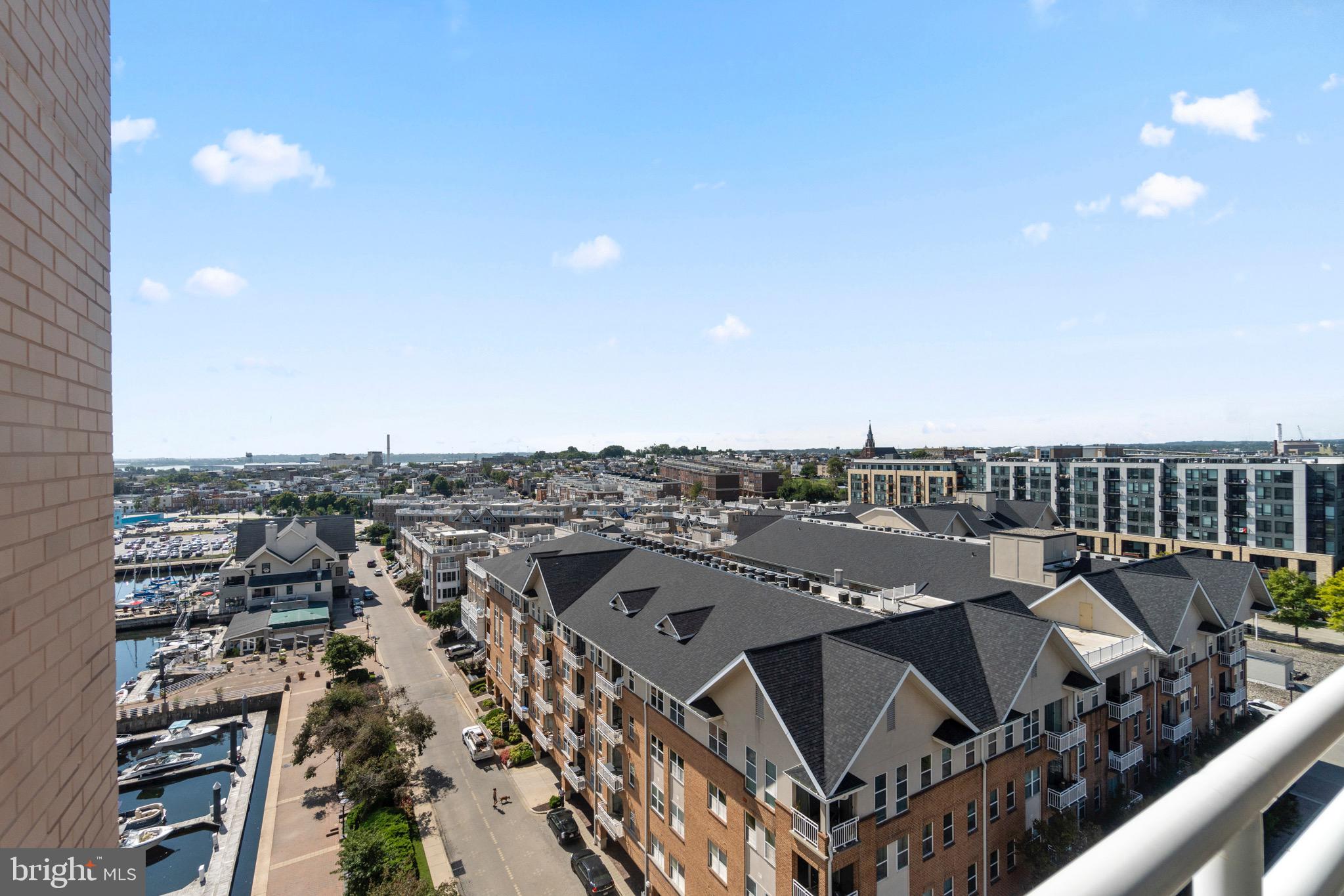 HARBORVIEW TOWERS - Residential