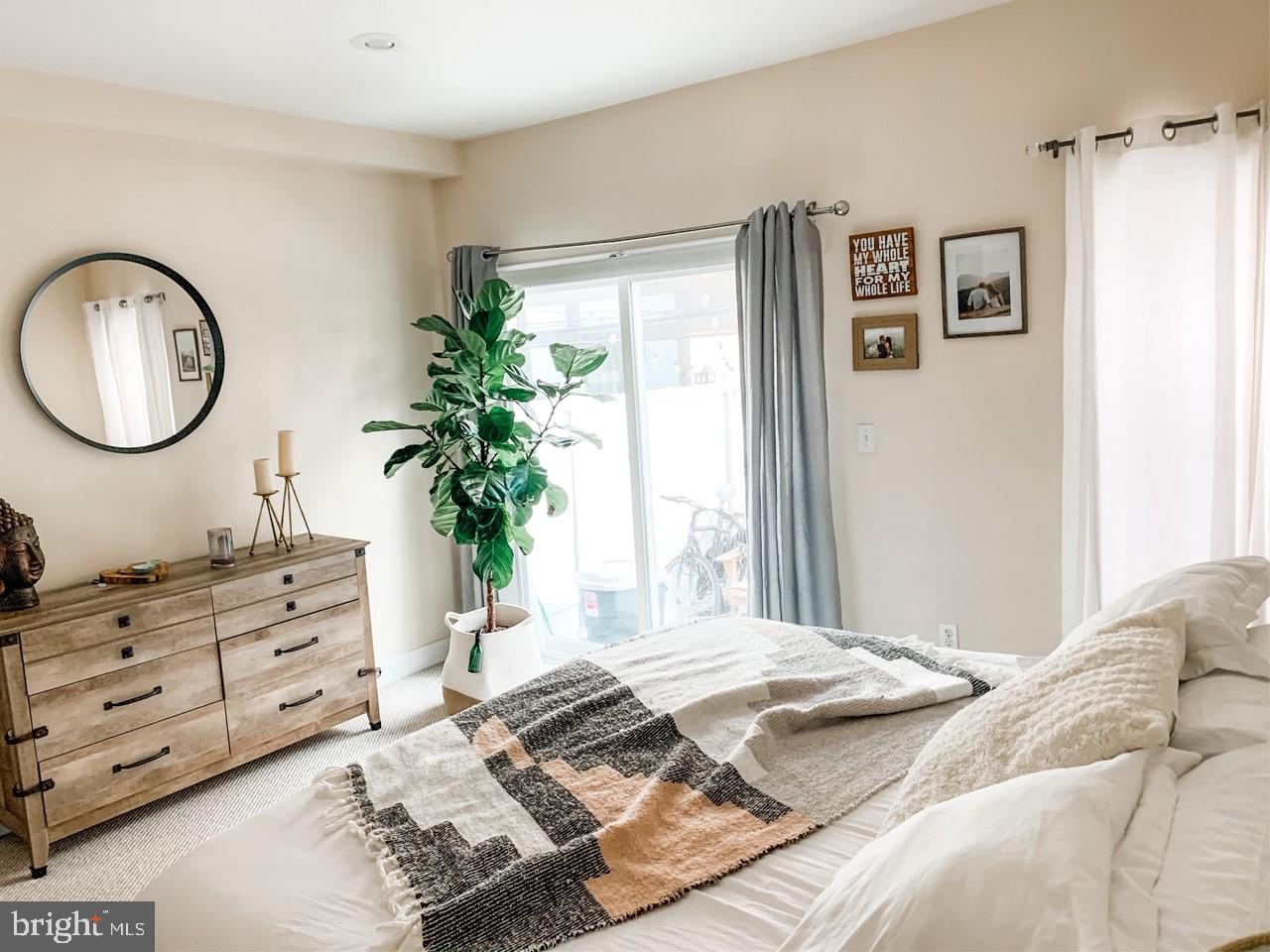 GRADUATE HOSPITAL - Residential Lease