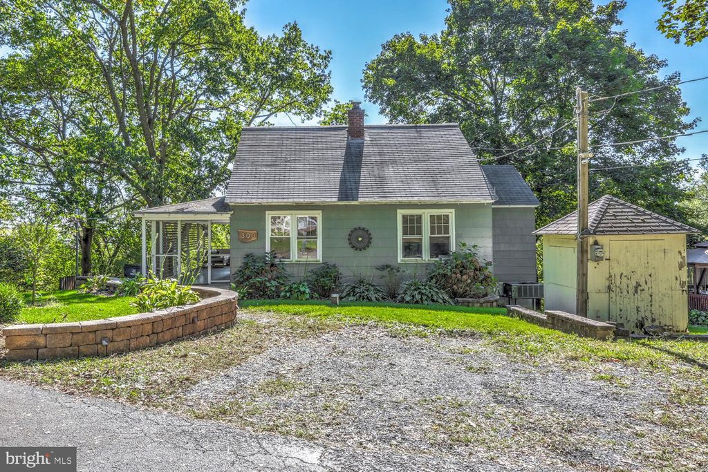 Photo of 300 Turtle Hill Road, Ephrata, PA 17522 (MLS # PALA2042452)