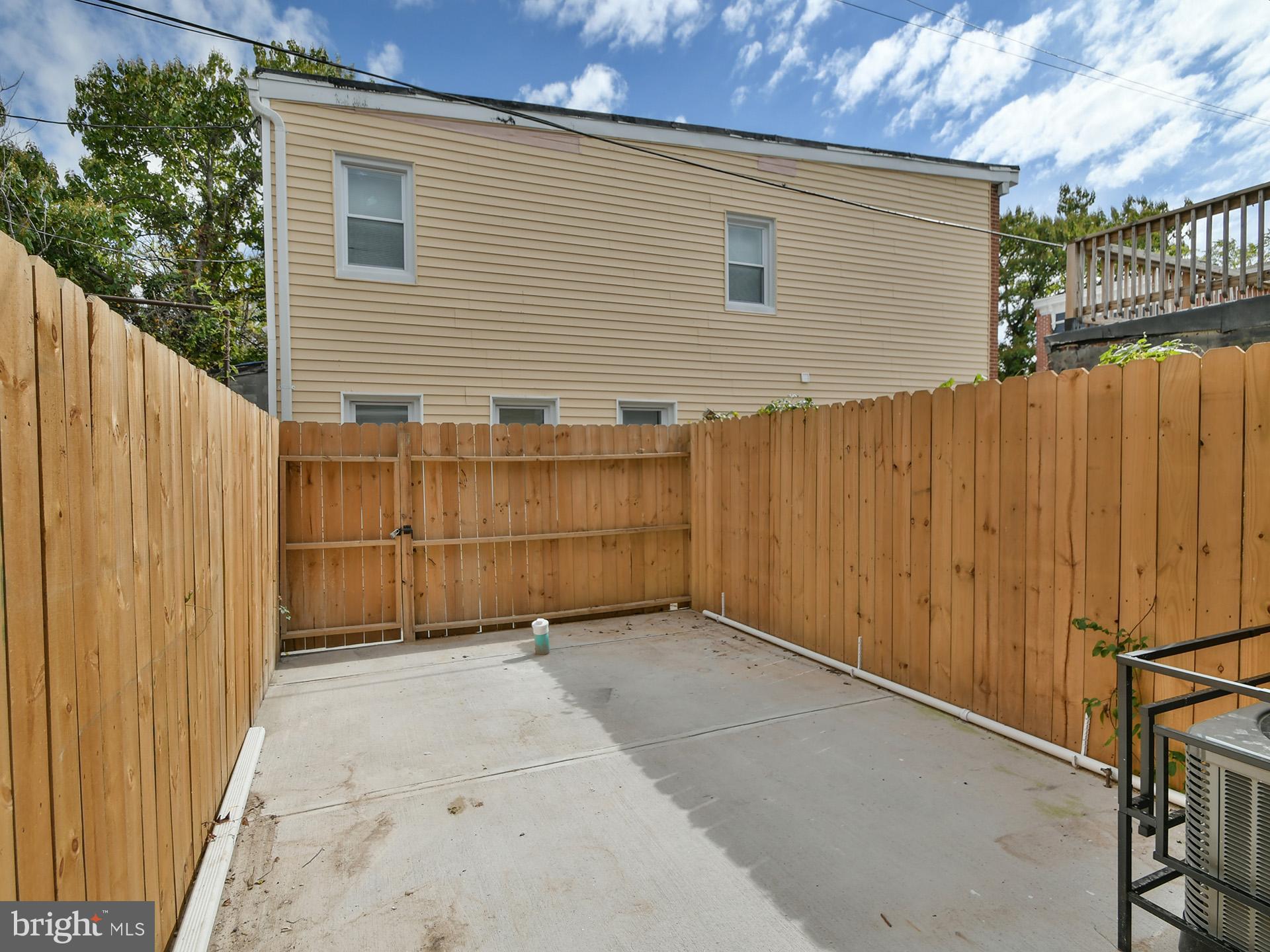 BROADWAY EAST - Residential