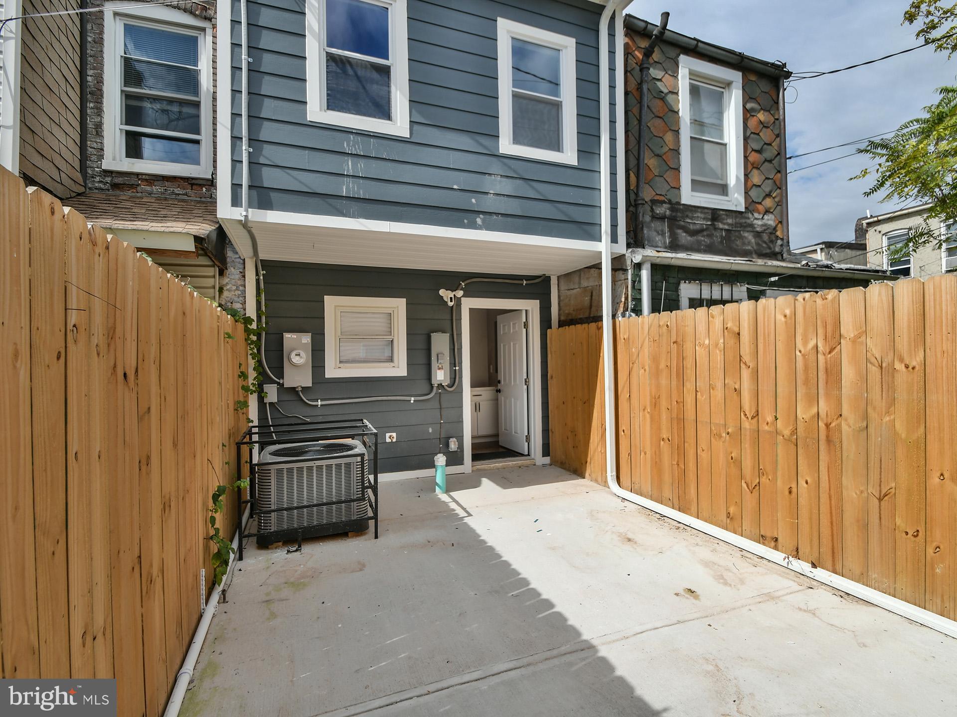 BROADWAY EAST - Residential