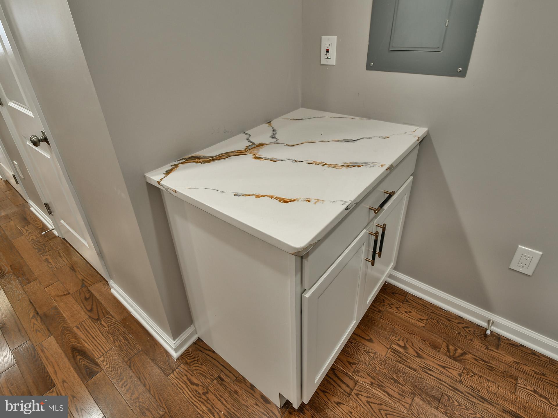 BROADWAY EAST - Residential