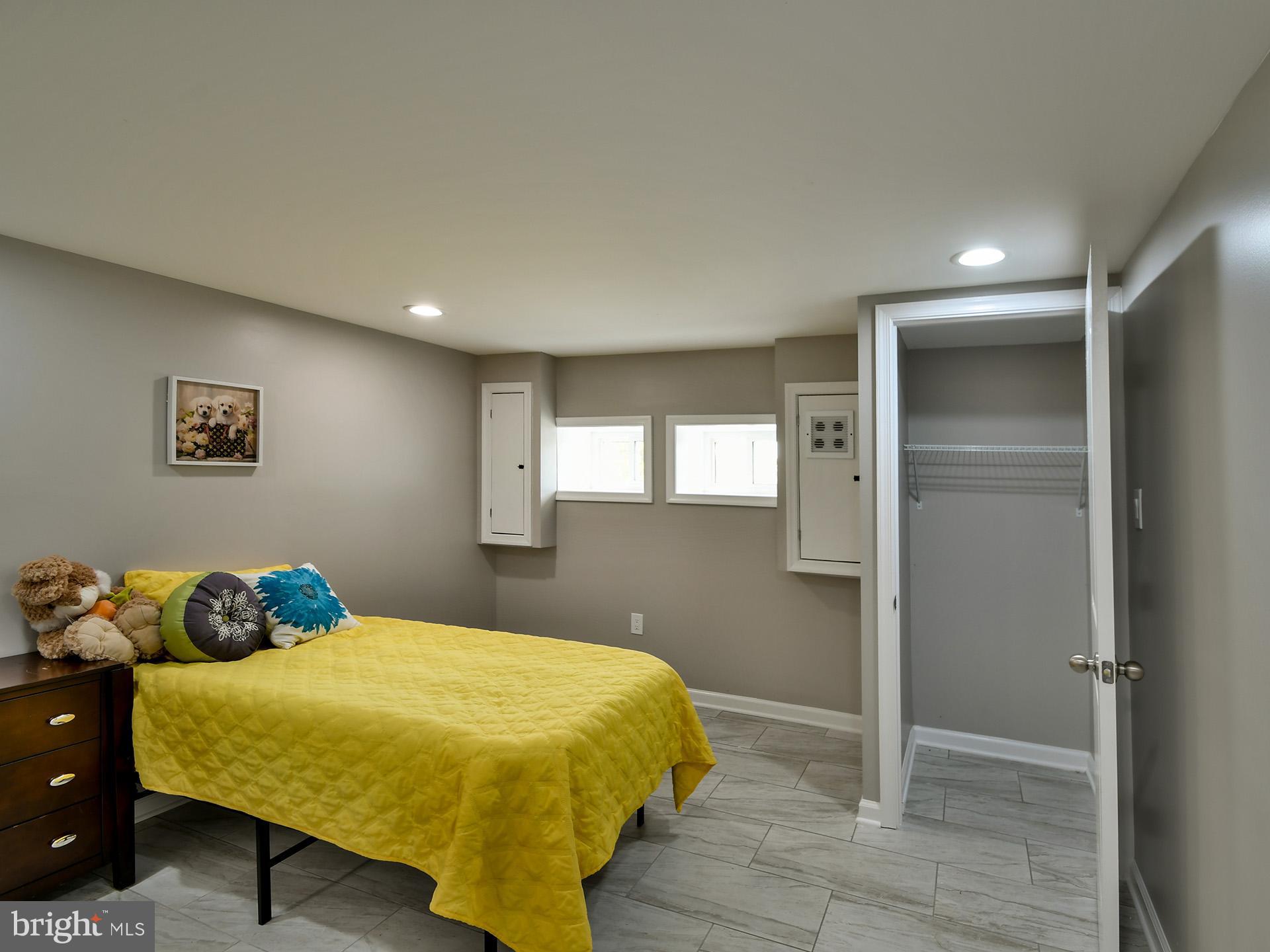 BROADWAY EAST - Residential