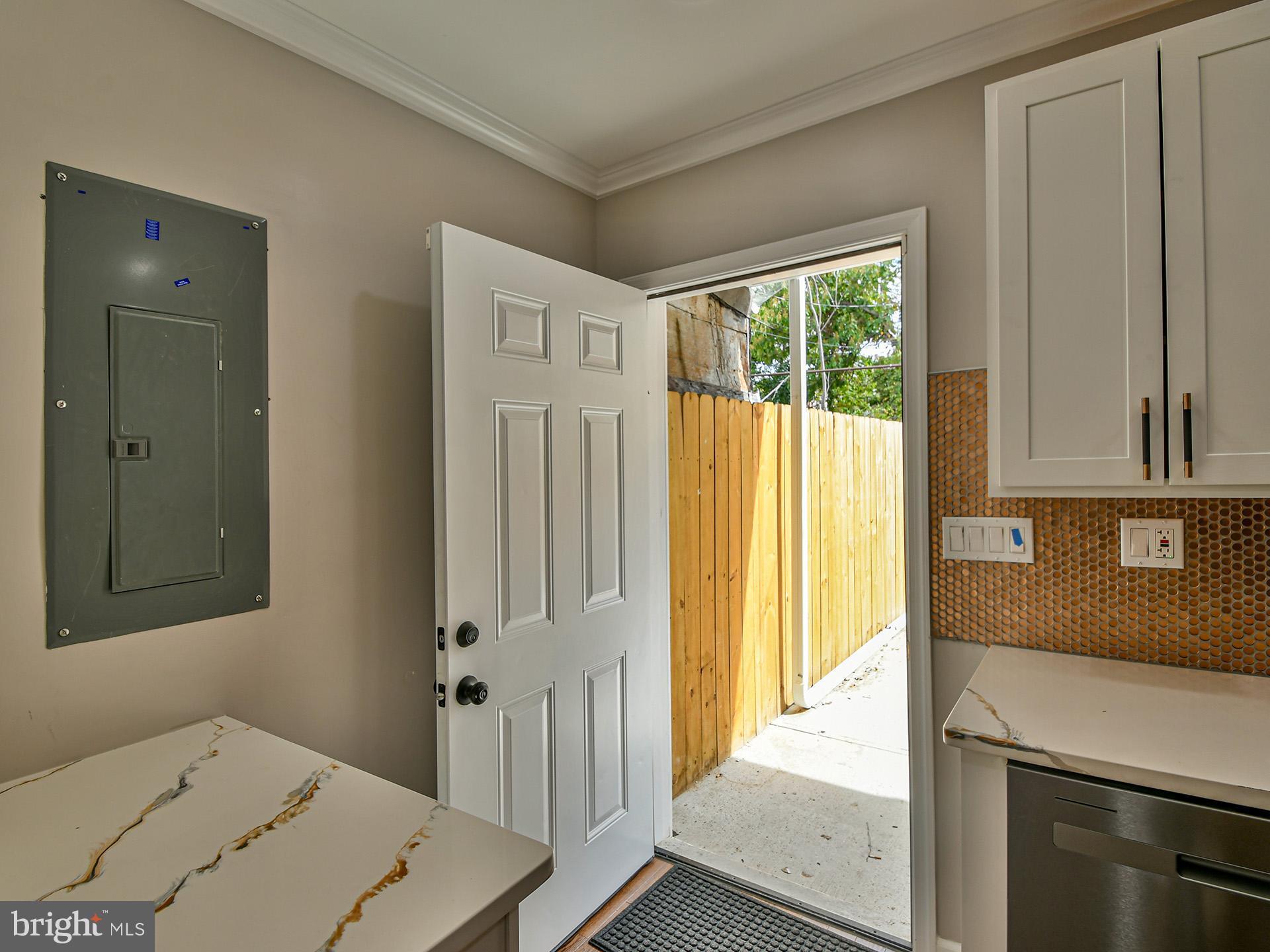 BROADWAY EAST - Residential