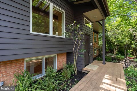 4834 8TH STREET S ARLINGTON VA 22204