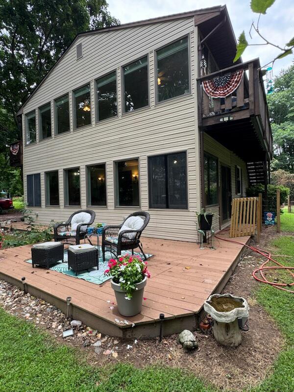 16 KENT AVENUE