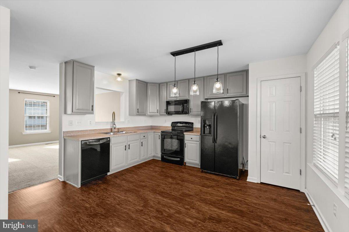 BROOKLAND MANOR - Residential