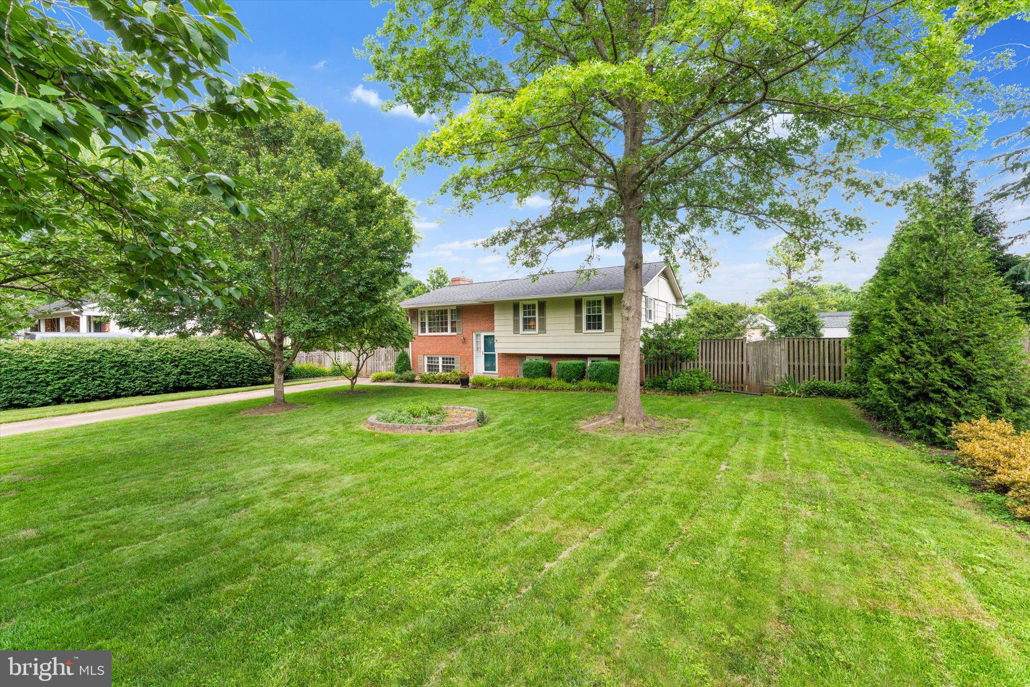 LEESBURG COUNTRY CLUB - Residential