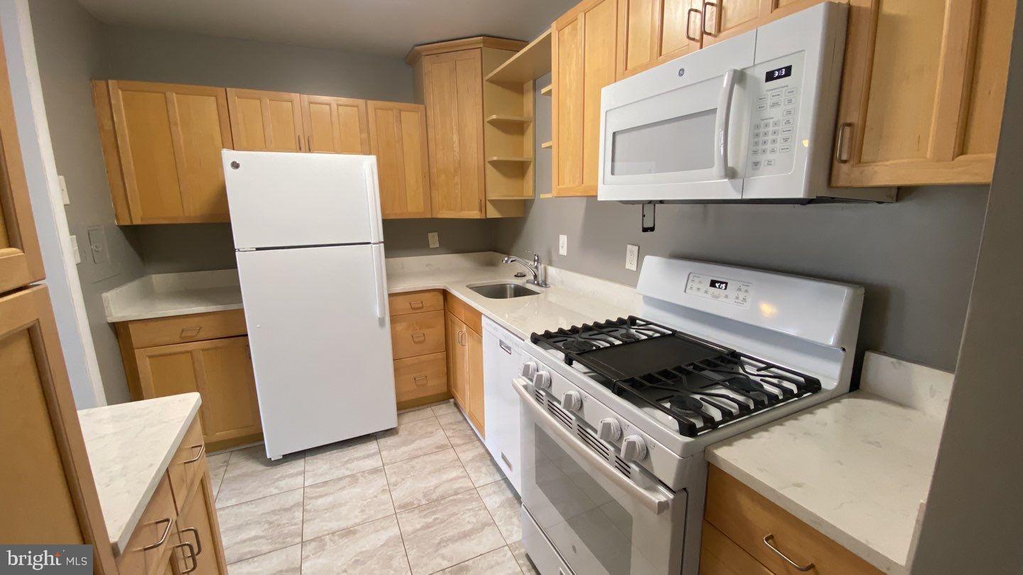 CONCORD HOUSE CONDOMINIUMS - Residential Lease