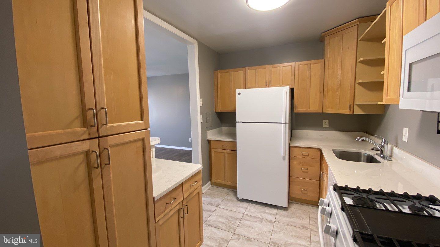 CONCORD HOUSE CONDOMINIUMS - Residential Lease