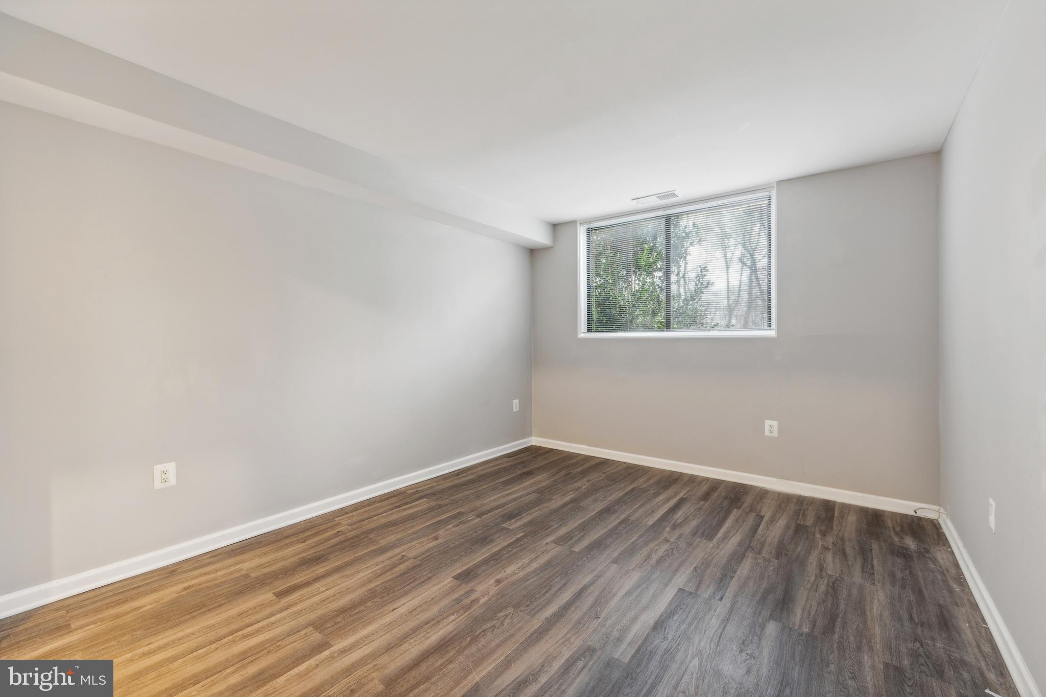 FAIRFAX WEST CONDOS - Residential Lease