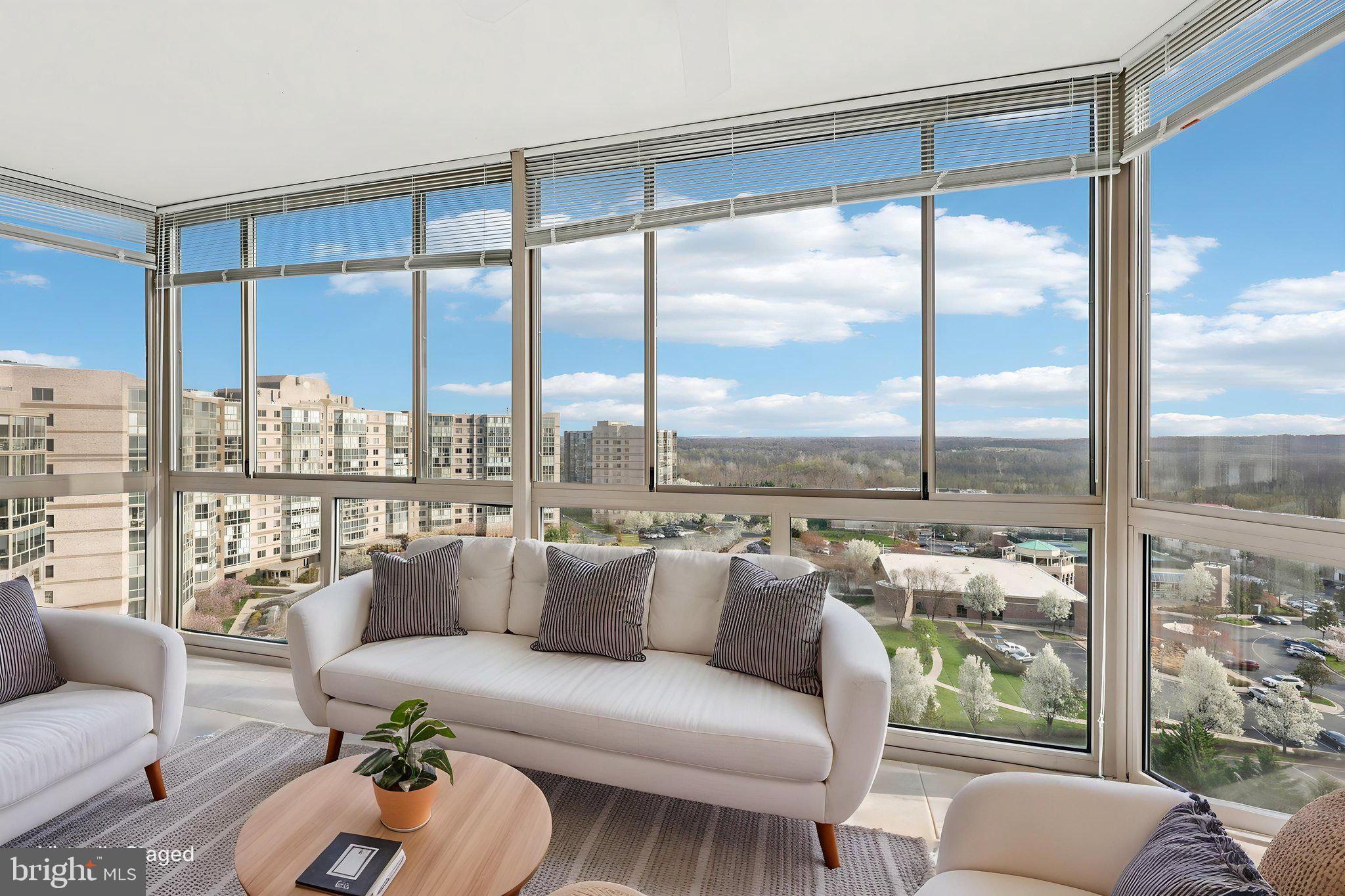 LANSDOWNE WOODS LEISURE WORLD - Residential