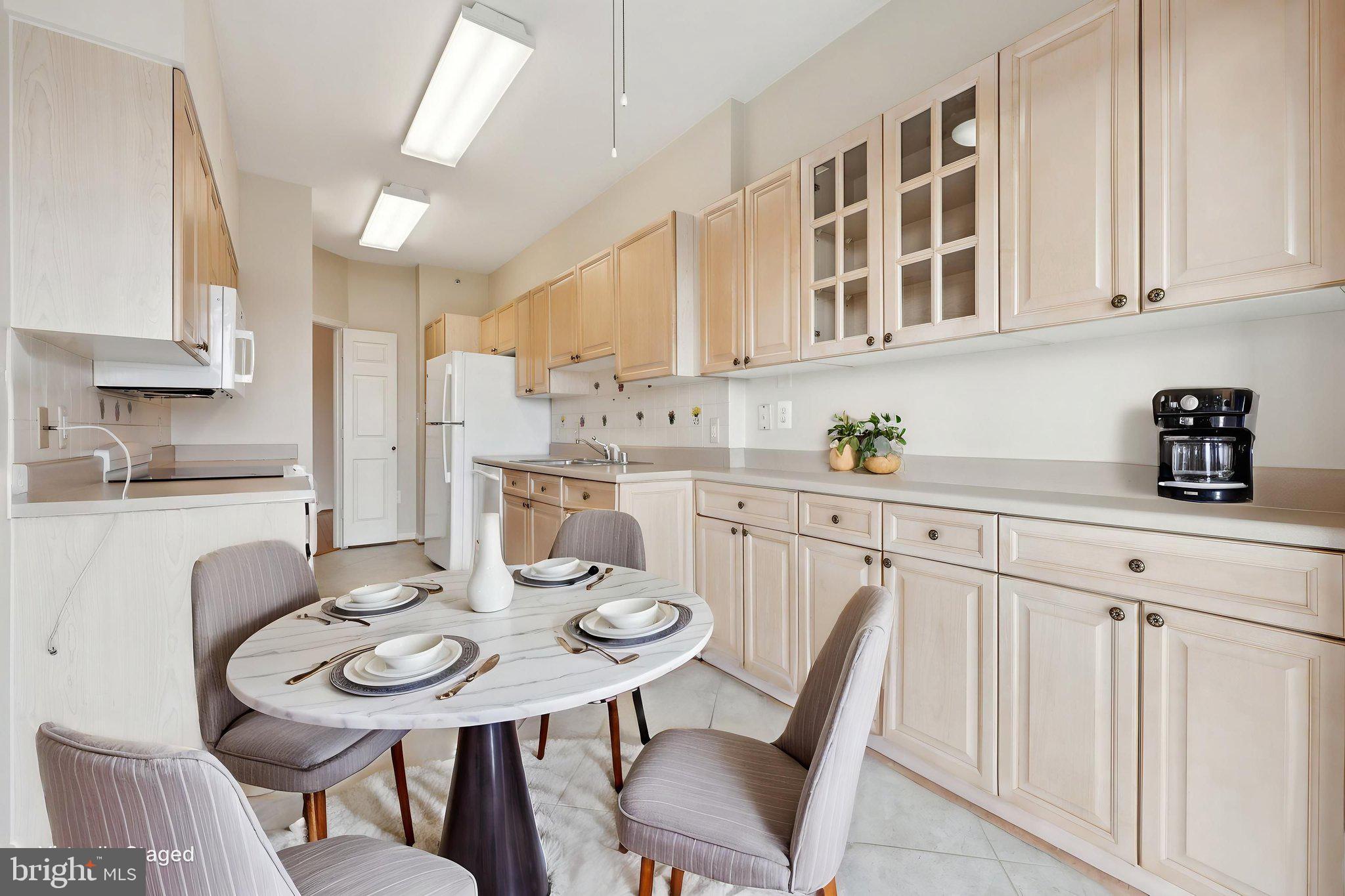 LANSDOWNE WOODS LEISURE WORLD - Residential