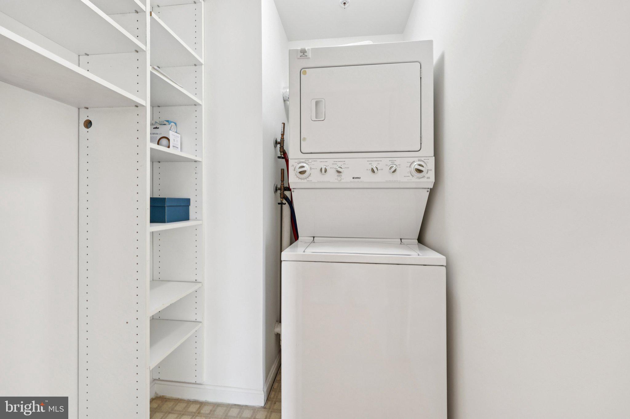 LANSDOWNE WOODS LEISURE WORLD - Residential