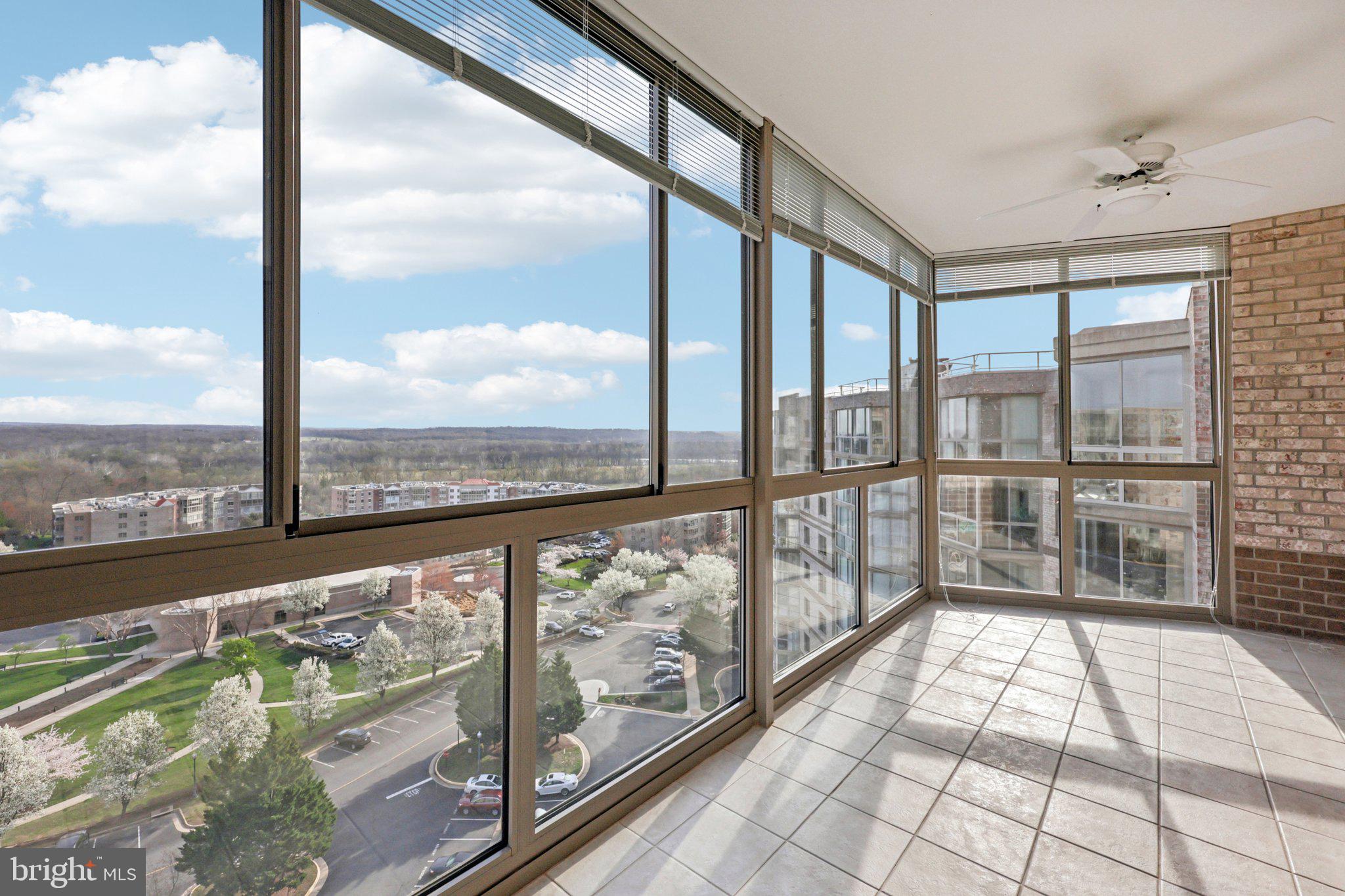 LANSDOWNE WOODS LEISURE WORLD - Residential