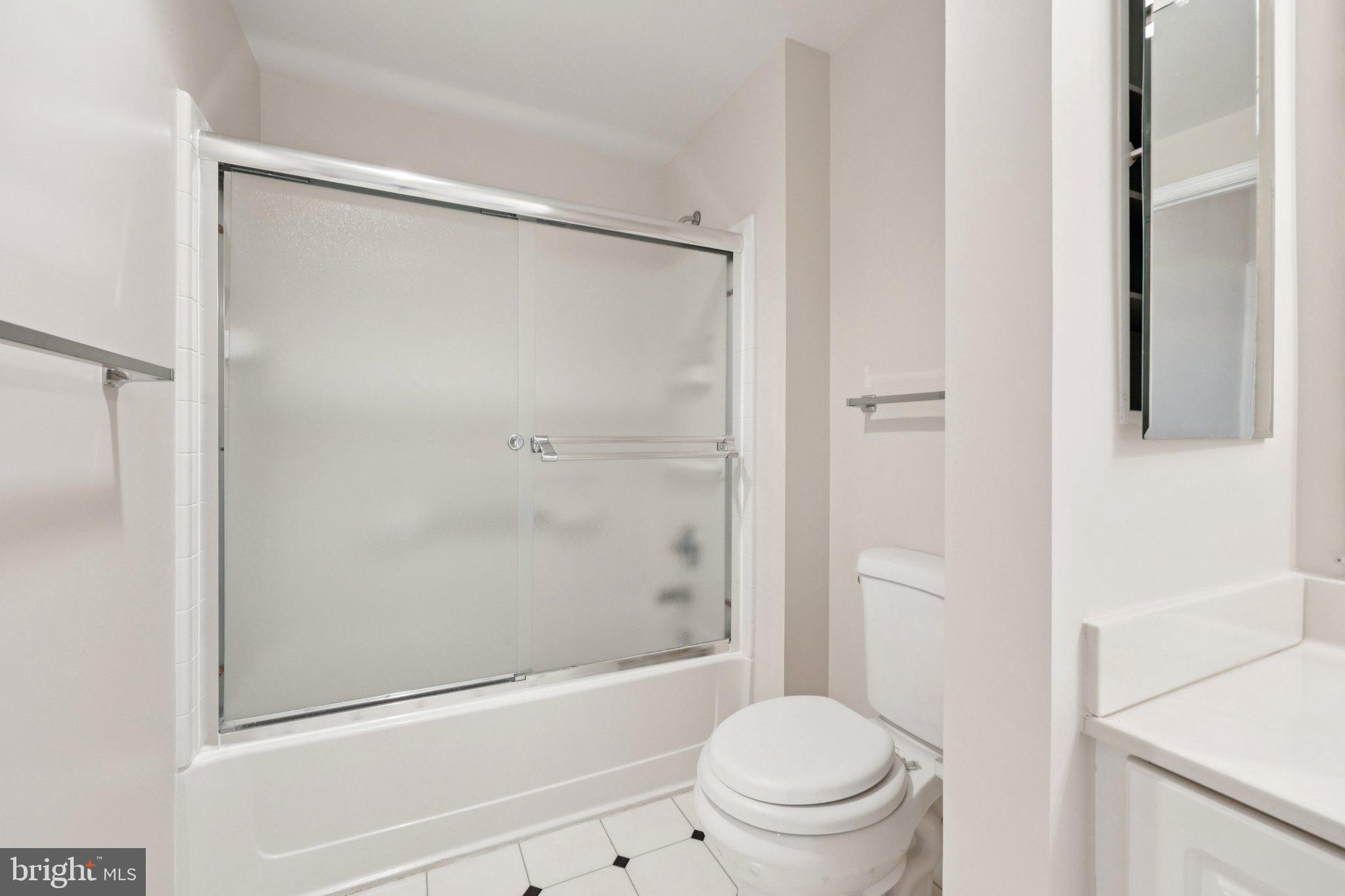 LANSDOWNE WOODS LEISURE WORLD - Residential