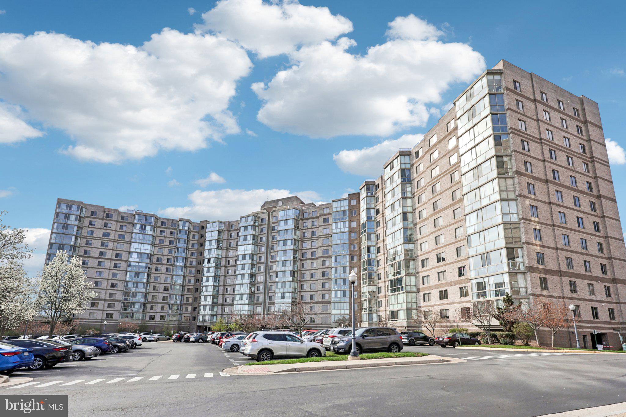 LANSDOWNE WOODS LEISURE WORLD - Residential